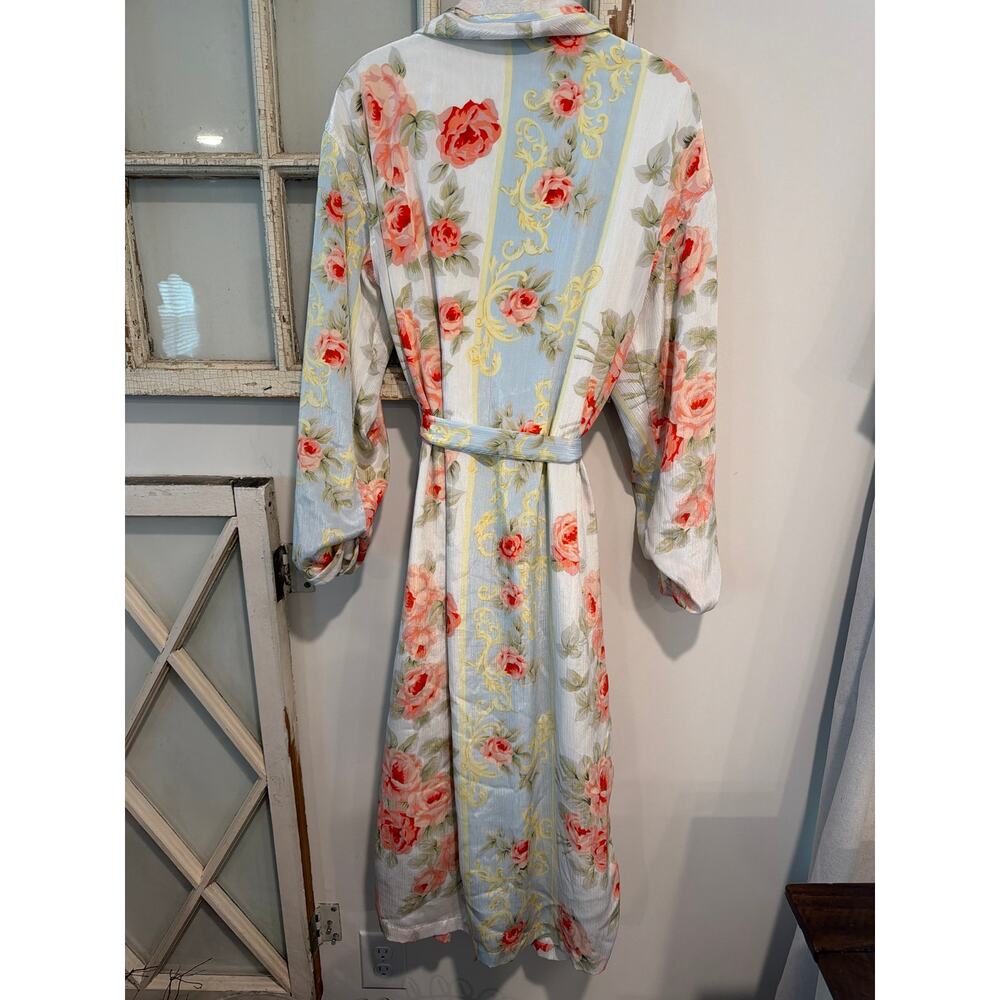 Victoria’s Secret XS Small silky floral robe lined in terry cloth - Picture 3 of 3